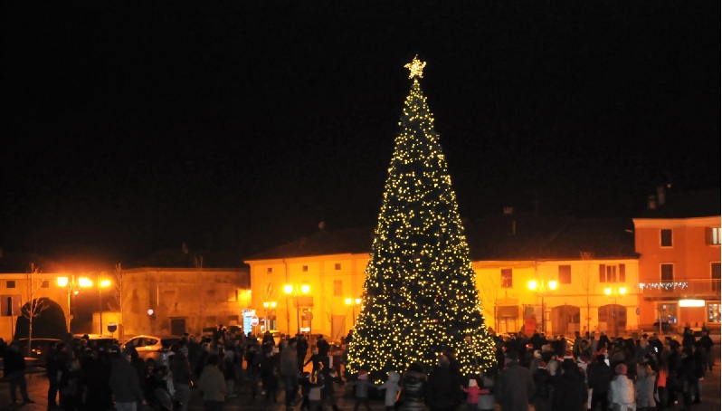 Domenica 8 dicembre h. 18,00 accensione dell'albero di Natale 2024